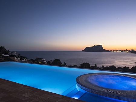 Diseñamos piscinas personalizadas en la costa mediterránea