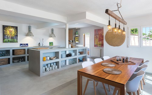 Cocinas abiertas en viviendas de lujo en Jávea: ventajas y errores frecuentes 